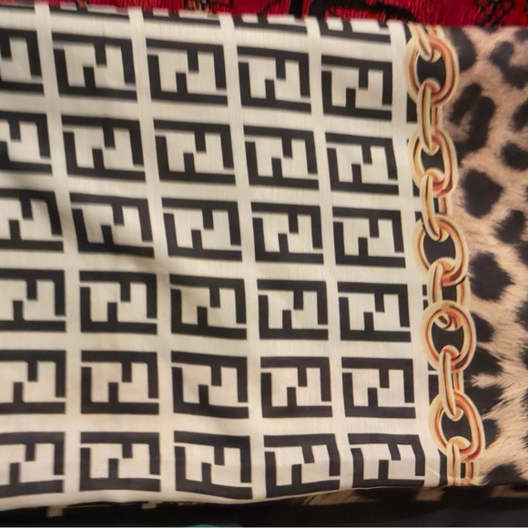 Leopard Print Green Scarf - Picture 4 of 4